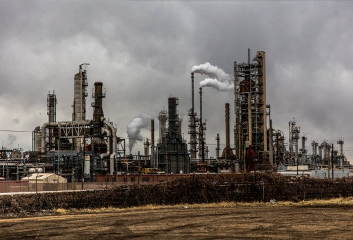 4 WAYS AIR POLLUTION AFFECTS YOUR HAIR HEALTH