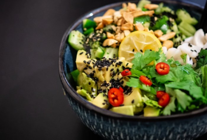 4 LIFESTYLE TIPS THAT PROMOTE HAIR GROWTH